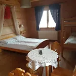 Dworek Na Klinie Проживание в семье Косцелиско