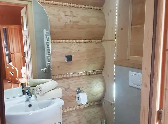 Dworek Na Klinie منزل للإقامة كوشتيليسكا